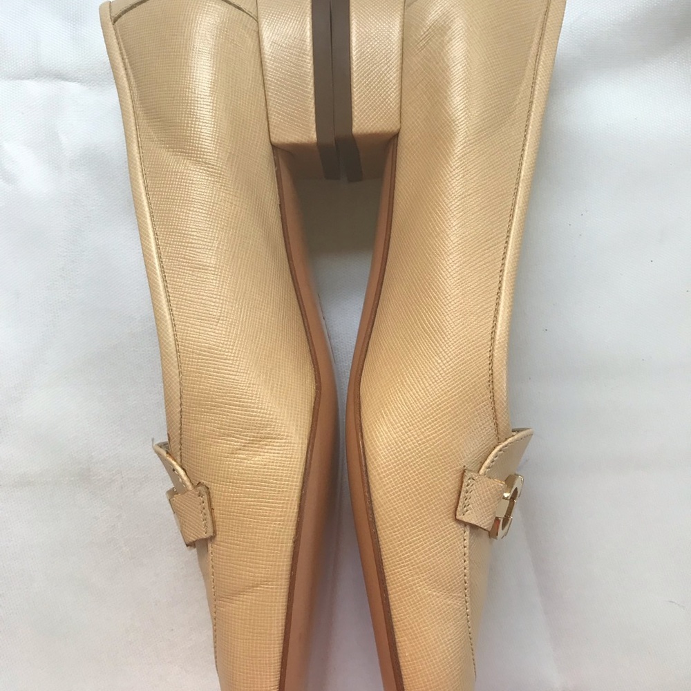 New Salvatore Ferragamo Beige loafer  Size 6.5c